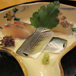 懐石料理 はし本 - お造り：八丈島のシマアジ・神奈川の佐島の鯛・九州のコハダ