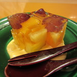 懐石料理 はし本 - デザート：ブドウ・マスクメロン・パパイヤのワインゼリー