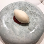 Ysm - デザート①ヨーグルトのソルベ。ここに、イチジクをかけてくれます