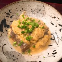 鉄板焼き いわ倉 - 牛すじの卵とじ