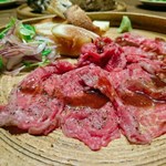 肉バルGAM - 和牛ランプのローストビーフ（1680円）