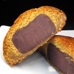 銀座甘楽 - カリントマン断面。中はこしあんでした！