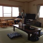 十勝岳温泉 湯元 凌雲閣 - 部屋は広さのある角部屋で、両親も満足
