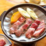 十勝岳温泉 湯元 凌雲閣 - 十勝岳連峰のふもと、上富良野町は豚肉の一大産地。ほのかな甘みを感じる肉質です