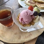 あるうのぱいん - パンケーキセットのアイスティーとベリーアイス！