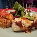 ピンク カウ - エンチラーダは15㎝以上はある