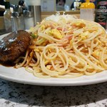 ロビン - ハンバーグスパゲッティカルボ大盛で！