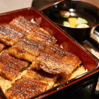 在代表名古屋的鰻魚名店“鰻魚富士”學習了15年的大將