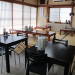 食堂 はせ川 - 店内は広い