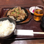 Waraku - 牛肉の鉄板焼き定食