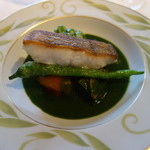 アイナメのクルスティヤン焼き・モロヘイヤのソース