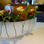 HOTEL DE MIKUNI - テーブル上の小花