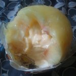 パティスリー みずいろ - 下には相性抜群のスポンジと生クリーム