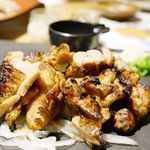 わらやき屋 四万十川 - 土佐はちきん地鶏もも肉～にんにく醤油わら焼き～1390円