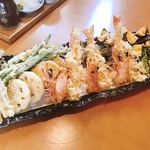 蕎麦切り わたなべ - 通常は活車海老2本です