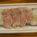 もつ焼き 栄司 - タン刺し 480円