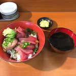 Tomari Iyumachi - マグロ三色丼