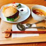 青い虹 - ある日のパンランチ