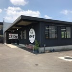 本格手打うどん はゆか - 店内も駐車場も広いお店