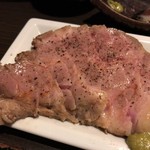 丿貫 - 厚切り炙り肉刺し