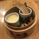 美酒喰処 タケウチ - お通し（冷製コーンスープ&レバーペースト）