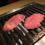 焼肉 穏 - 