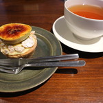 オクシモロン - いちじくのカスタードタルトと紅茶