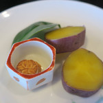 乳頭温泉郷 妙乃湯 - ウェルカム日本茶＆お菓子　ズームアップ