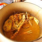 ユーロバル・オオシマ - ブイヤベースの鍋（具半分近くとってしまった後ですっっ）