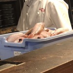 下ごしらえしたのど黒が山盛り