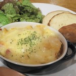 明石麦酒工房 時 - クリーミーグラタン～プレッツェルバンズ添え～