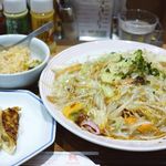 リンガーハット - 野菜たっぷり皿うどん 918円、餃子3個 205円、ミニチャーハン 226円