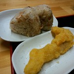 ブタヤロウそば - トリ天・チャーシューおにぎり