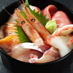 Hirarinteitemboukaku - 漁港直送の豪華海鮮丼