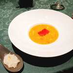 花梨 - 上海蟹味噌をふんだんに使った食べるスープ 山盛りツバメの巣とともに