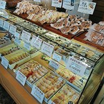 Kashidokoro Marukita - 売場