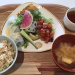 Nachuraru Resutoran Katayama - ３種のデリと玄米、味噌汁