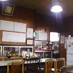 ふじや - 満員になれば30人にも