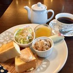 Kafe Mokuren No Ki - ブレンドコーヒー420円とモーニング