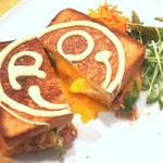 ROO cafe & bar - 黄身トロリ☆