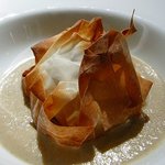 ラ・ポスト - 帆立とポルチーニ茸のクリームソース・パートフィロー包み