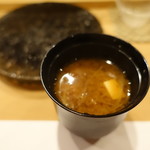 すし処 睦月 - 赤出汁