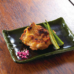 Charcoal-grilled oil-grilled young chicken