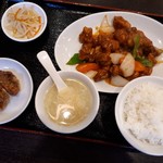 Chuugokuryouri Botan Hanten - スブタ定食。
                        玉子スープも良いお味。