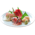 Assortment of 4 sashimi (1 serving)