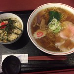 てんぐ食堂 - 料理写真:半チャーハン＆ラーメン