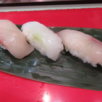 立喰 さくら寿司 - カンパチ(￥100)、ヤリイカ(￥130)、 シマアジ(￥200)