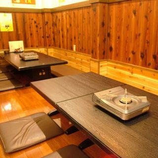 Motsu-nabe (Offal hotpot) Izakaya (Japanese-style bar) that's open until late at night ◆ Large groups are welcome!