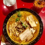 スパイスらぁめん 釈迦 - 天空チャーシュー麺