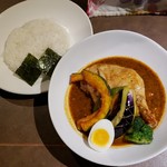 らっきょ大サーカス - 知床鶏野菜スープカレー北海道産(1650円)です。